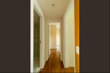 Corredor de apartamento para alugar com 2 quartos, 53m² em Liberdade, São Paulo
