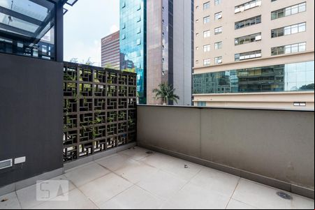Varanda de kitnet/studio à venda com 1 quarto, 42m² em Vila Olímpia, São Paulo