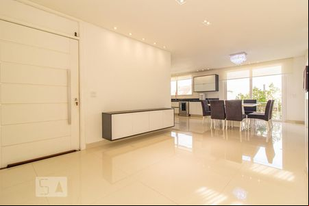 Sala de casa de condomínio para alugar com 3 quartos, 220m² em Uberaba, Curitiba