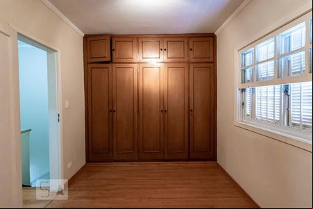 Quarto 1 de casa para alugar com 2 quartos, 127m² em Vila Olímpia, São Paulo