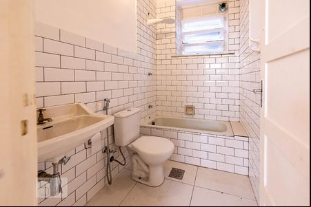 Banheiro de apartamento à venda com 1 quarto, 50m² em Jardim Botânico, Rio de Janeiro