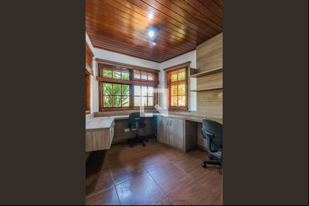 Escritório de casa de condomínio para alugar com 4 quartos, 394m² em Alphaville, Santana de Parnaíba