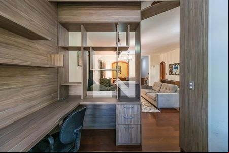 Escritório de casa de condomínio para alugar com 4 quartos, 394m² em Alphaville, Santana de Parnaíba