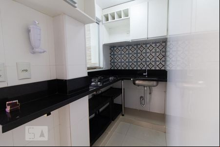 Cozinha de casa de condomínio à venda com 2 quartos, 47m² em Palmares, Belo Horizonte