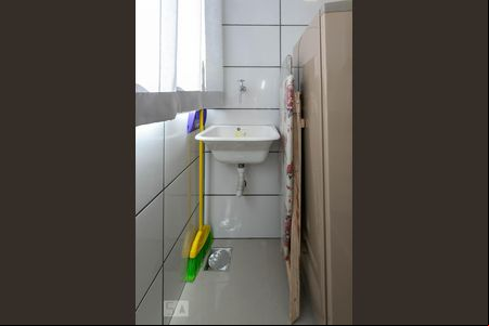 Cozinha e Área de Serviço de kitnet/studio para alugar com 1 quarto, 28m² em Vila Paquetá, Belo Horizonte