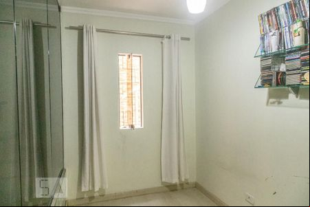 Sala de TV de casa à venda com 3 quartos, 350m² em Parque Santa Madalena, São Paulo