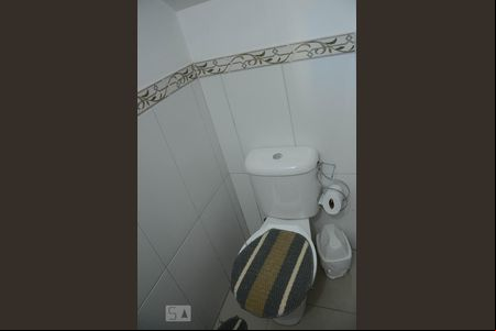Banheiro de casa à venda com 3 quartos, 144m² em São José, Canoas