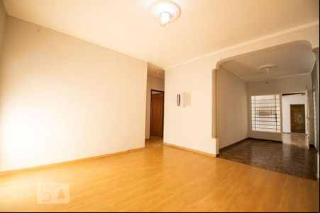 sala de casa para alugar com 4 quartos, 208m² em Vila Marieta, Campinas