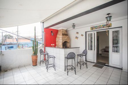 Varanda de casa à venda com 3 quartos, 200m² em Vila Babilônia, São Paulo