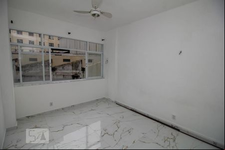 Quarto de kitnet/studio à venda com 1 quarto, 32m² em Centro, Rio de Janeiro