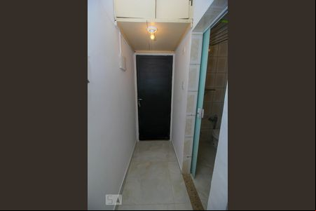 Corredor de kitnet/studio à venda com 1 quarto, 32m² em Centro, Rio de Janeiro