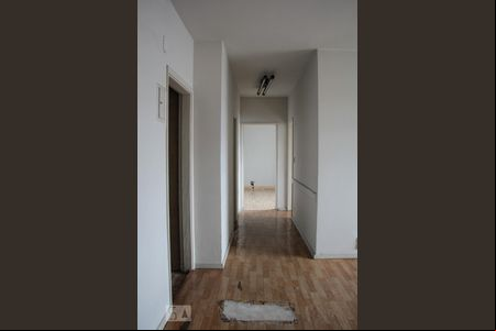 Corredor de casa para alugar com 2 quartos, 100m² em Centro, Sorocaba
