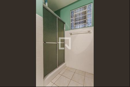 Banheiro de apartamento para alugar com 1 quarto, 63m² em Jardim Floresta, Porto Alegre