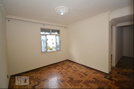Sala de apartamento para alugar com 2 quartos, 50m² em Inhaúma, Rio de Janeiro