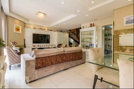 Sala de casa de condomínio para alugar com 4 quartos, 294m² em Jardim Carvalho, Porto Alegre