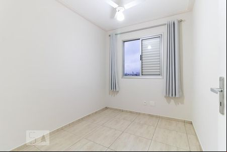 Quarto 1 de apartamento para alugar com 2 quartos, 54m² em Vila Liviero, São Paulo