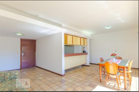 Sala de apartamento para alugar com 2 quartos, 90m² em Barra, Salvador