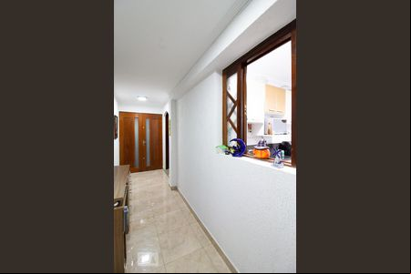 Corredor de Entrada de casa para alugar com 2 quartos, 126m² em Jardim Monte Carmelo, Guarulhos