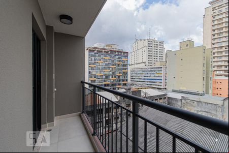 Sacada de kitnet/studio para alugar com 1 quarto, 26m² em Centro, São Paulo