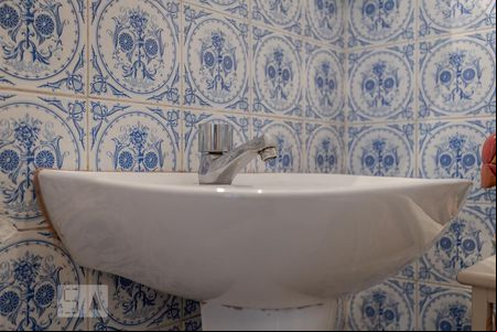 Lavabo de casa à venda com 3 quartos, 147m² em Auxiliadora, Porto Alegre