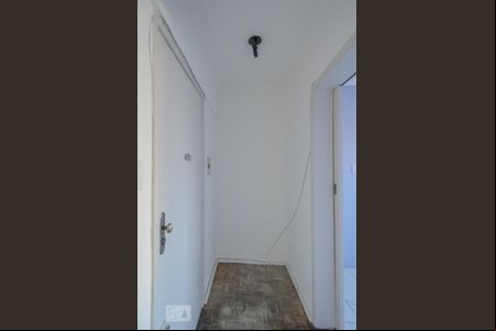 Entrada de apartamento para alugar com 2 quartos, 78m² em Azenha, Porto Alegre