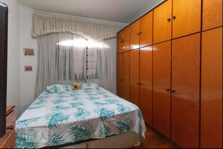 Quarto 1 de casa para alugar com 5 quartos, 351m² em Jardim Roberto, Osasco