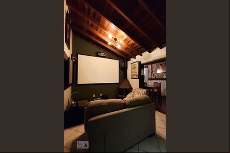 Sala de Estar de casa à venda com 3 quartos, 180m² em Morro do Espelho, São Leopoldo