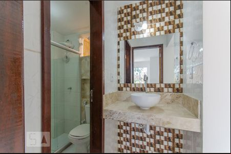Banheiro de apartamento para alugar com 1 quarto, 90m² em Brotas, Salvador