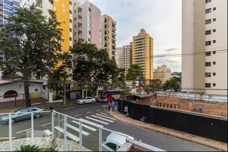 Vista da varanda de kitnet/studio à venda com 1 quarto, 52m² em Cambuí, Campinas