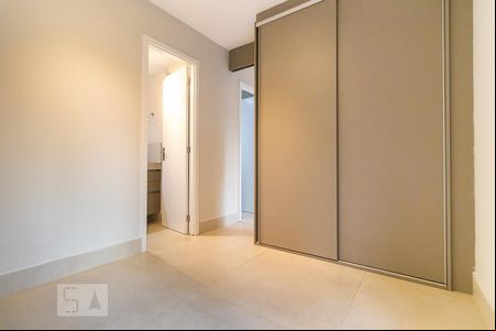 Quarto da suíte de kitnet/studio à venda com 1 quarto, 52m² em Cambuí, Campinas
