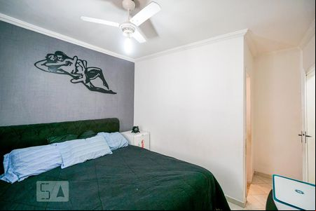 Quarto suíte 01 de casa de condomínio para alugar com 3 quartos, 100m² em Vila Fernandes, São Paulo