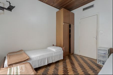 Quarto 1 de casa para alugar com 3 quartos, 153m² em Navegantes, Porto Alegre