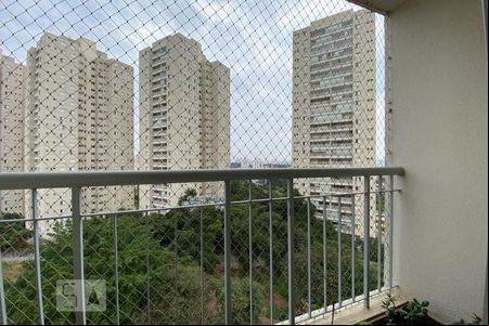 Sacada de apartamento à venda com 3 quartos, 70m² em Jardim Londrina, São Paulo