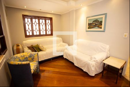 Sala de TV de casa à venda com 4 quartos, 300m² em Conjunto Residencial Santa Terezinha, São Paulo