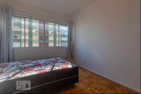 Quarto de kitnet/studio à venda com 1 quarto, 25m² em Centro Histórico, Porto Alegre