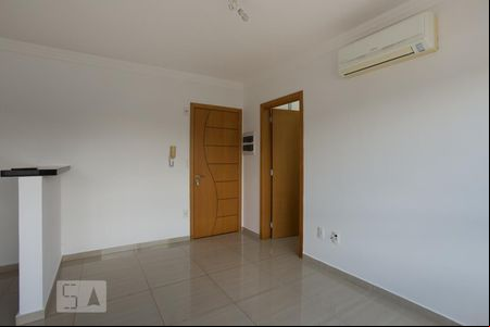 Sala de apartamento para alugar com 1 quarto, 37m² em Residencial Flórida, Ribeirão Preto
