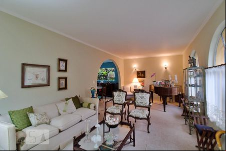 Sala de casa para alugar com 3 quartos, 350m² em Vila Tramontano, São Paulo