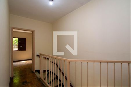 Corredor  de casa para alugar com 3 quartos, 241m² em Vila Leonor, Guarulhos