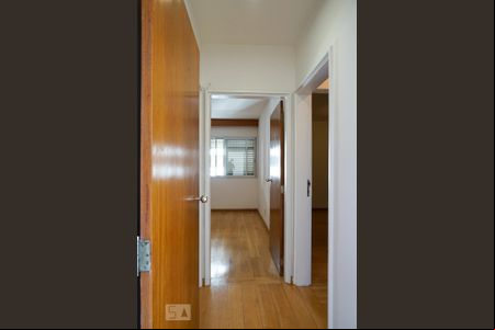 Corredor de apartamento para alugar com 2 quartos, 90m² em Perdizes, São Paulo