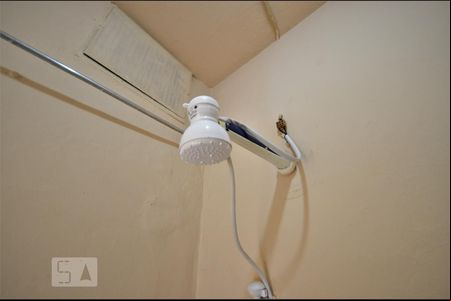 Chuveiro de kitnet/studio à venda com 1 quarto, 10m² em Centro, Rio de Janeiro