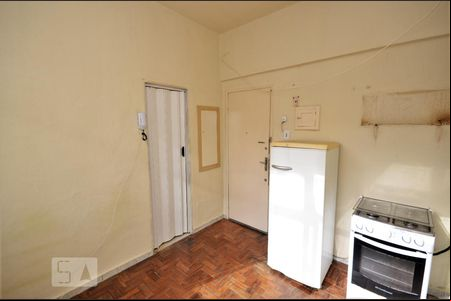 Quarto de kitnet/studio à venda com 1 quarto, 10m² em Centro, Rio de Janeiro
