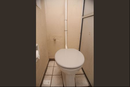Banheiro de apartamento para alugar com 1 quarto, 35m² em Santa Tereza, Porto Alegre