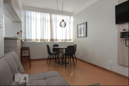 Sala de kitnet/studio à venda com 1 quarto, 40m² em Funcionários, Belo Horizonte