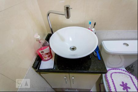 Lavabo de casa de condomínio à venda com 3 quartos, 250m² em Vila Dora, Santo André