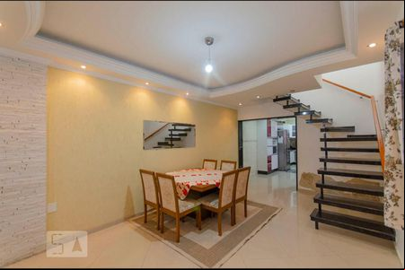 Sala de casa para alugar com 3 quartos, 200m² em Vila Nova Curuçá, São Paulo
