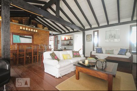 Sala de casa de condomínio para alugar com 4 quartos, 450m² em Joá, Rio de Janeiro
