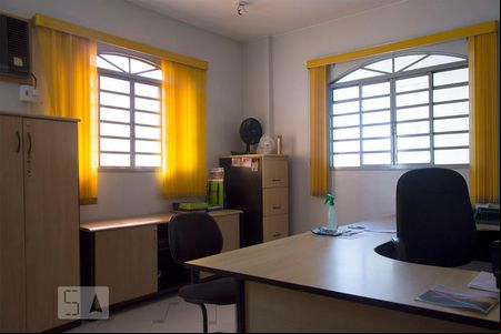 Sala3 de casa para alugar com 3 quartos, 380m² em Q 3, Brasília
