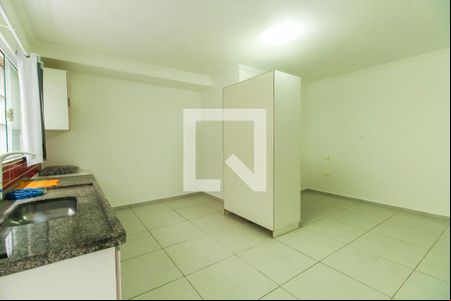Sala/ Quarto de kitnet/studio para alugar com 0 quarto, 25m² em Vila Moreira, São Paulo