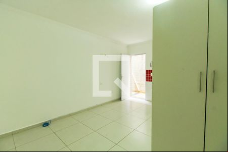 Sala/ Quarto de kitnet/studio para alugar com 0 quarto, 25m² em Vila Moreira, São Paulo