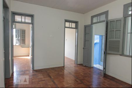 Sala de casa para alugar com 3 quartos, 140m² em Santa Efigênia, Belo Horizonte